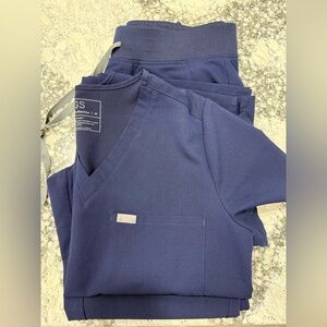 Figs Women’s Navy Blue Scrub Set